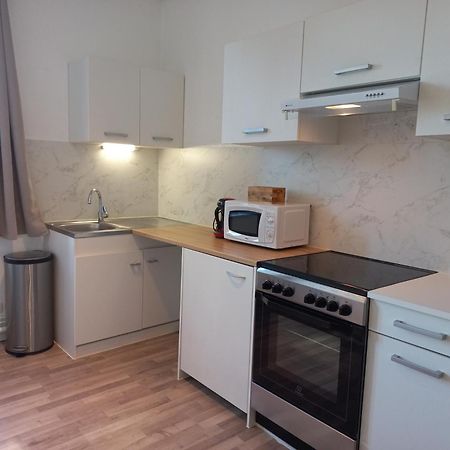 Appartement Les Iris, Au Calme, Proche Du Centre Ремирмон Экстерьер фото